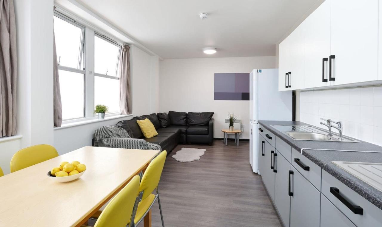 °FOR STUDENTS ONLY ENSUITE ROOMS WITH SHARED KITCHEN AND NON-ENSUITE ...