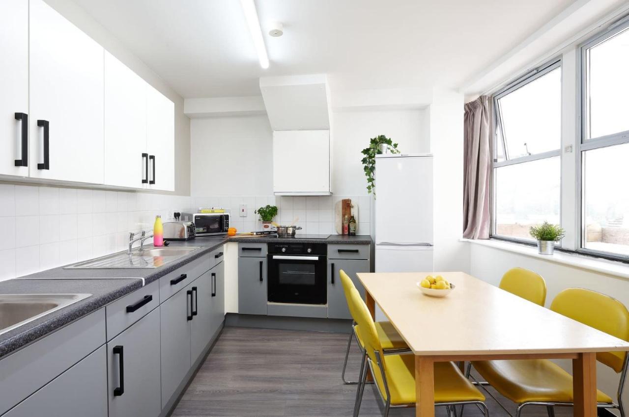 °FOR STUDENTS ONLY ENSUITE ROOMS WITH SHARED KITCHEN AND NON-ENSUITE ...