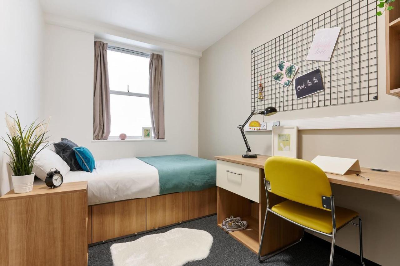 °FOR STUDENTS ONLY ENSUITE ROOMS WITH SHARED KITCHEN AND NON-ENSUITE ...