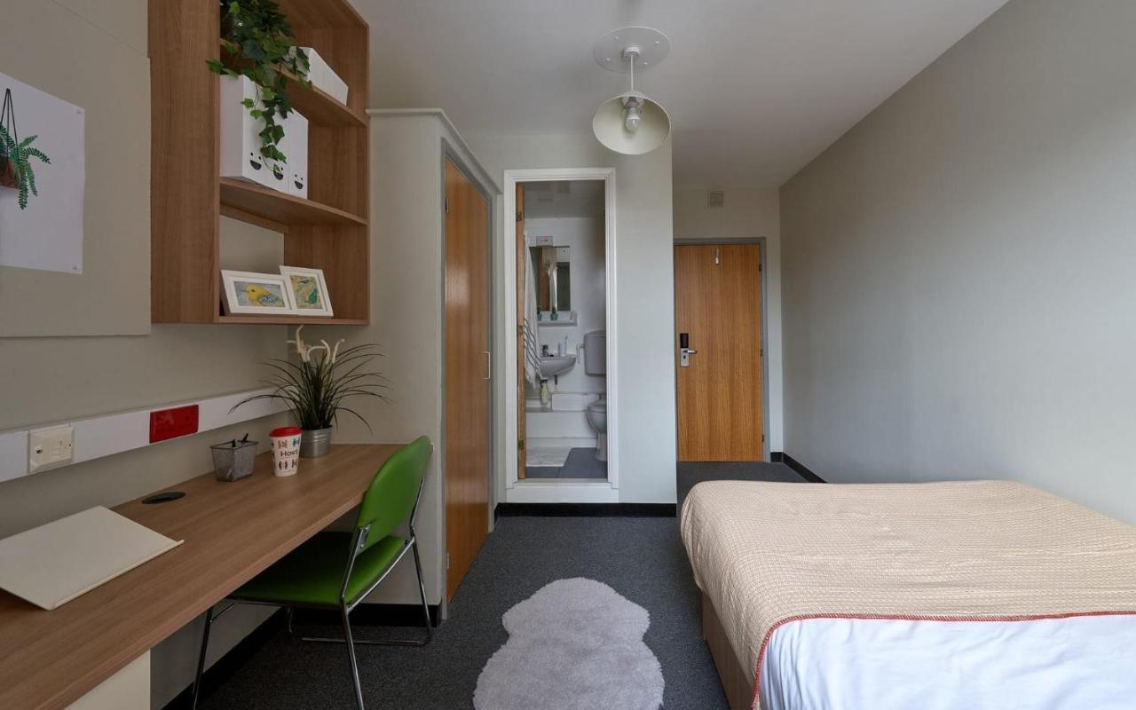 °FOR STUDENTS ONLY ENSUITE ROOMS WITH SHARED KITCHEN AND NON-ENSUITE ...