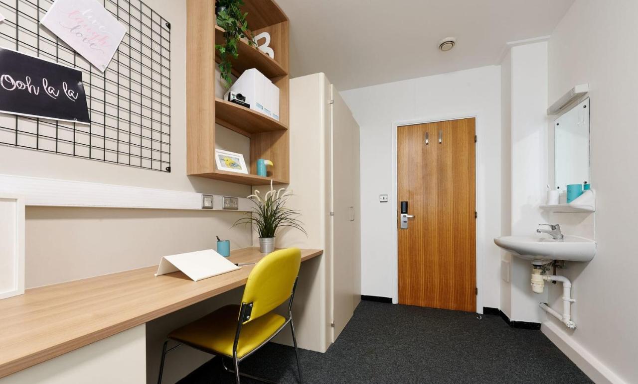 °FOR STUDENTS ONLY ENSUITE ROOMS WITH SHARED KITCHEN AND NON-ENSUITE ...