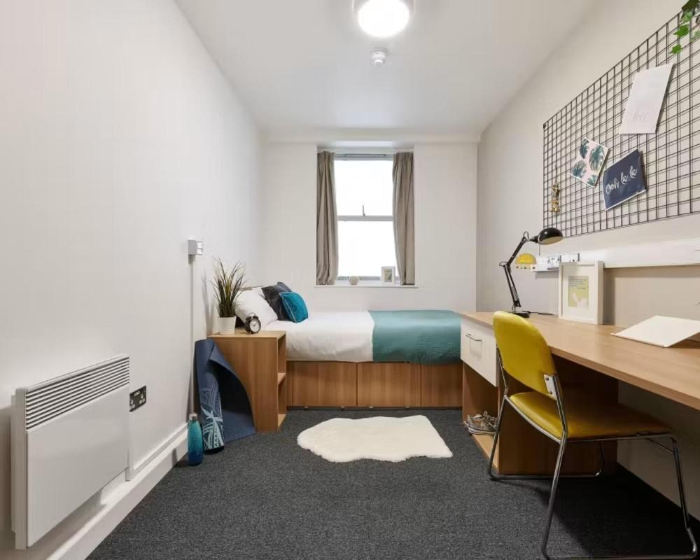 °FOR STUDENTS ONLY ENSUITE ROOMS WITH SHARED KITCHEN AND NON-ENSUITE ...